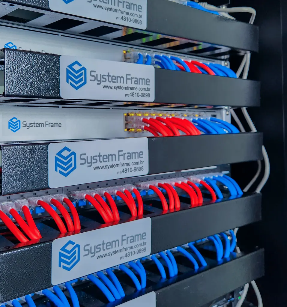 Infraestrutura de TI System Frame em ambiente corporativo